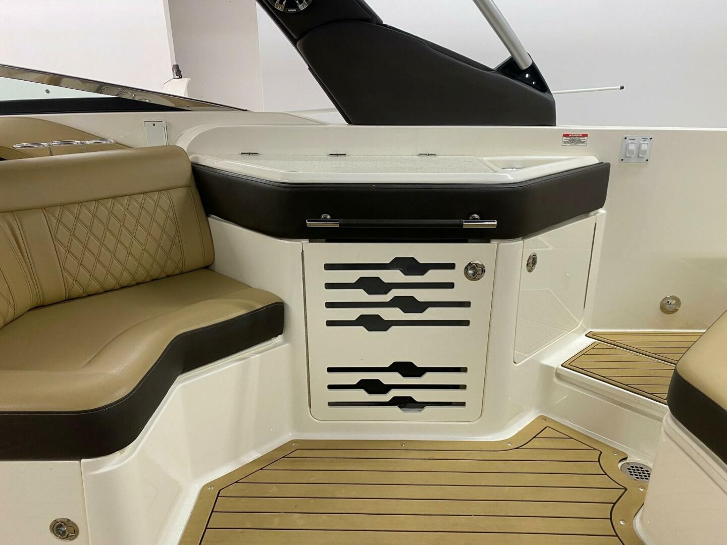 Slide: The Image of Sea Ray 310 SLX 2019 - 13