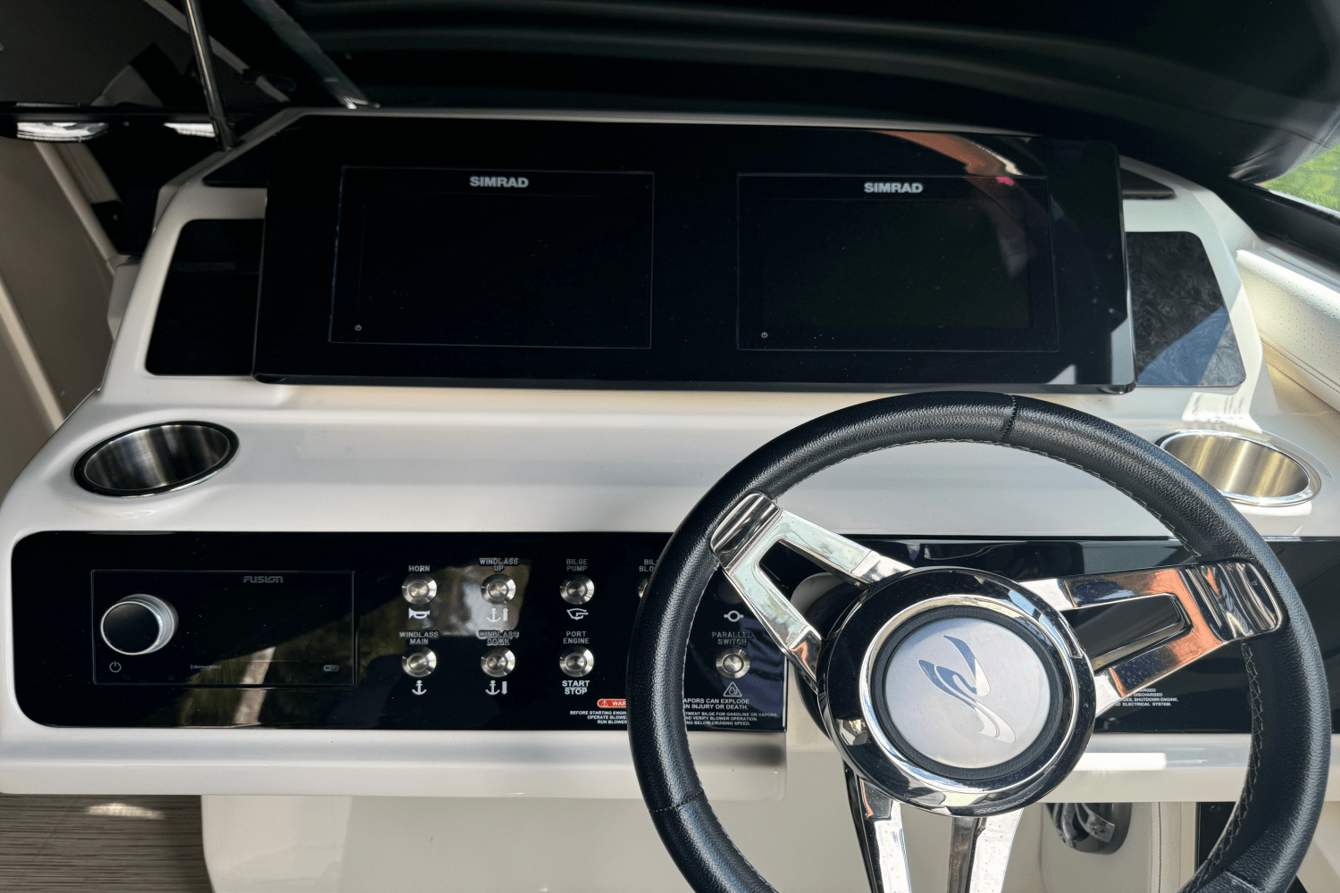 Slide: The Image of Sea Ray 310 SLX 2019 - 14