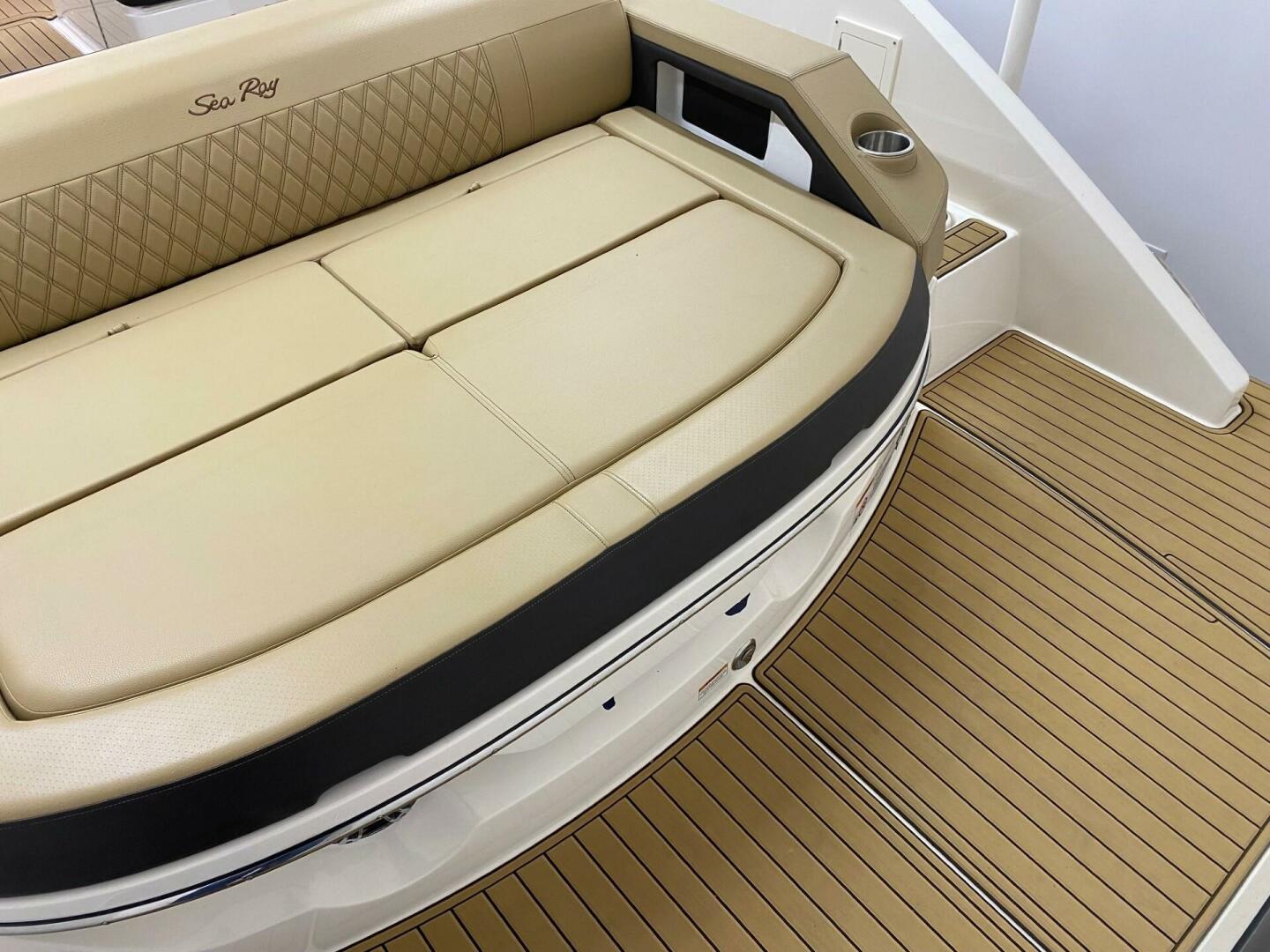 Slide: The Image of Sea Ray 310 SLX 2019 - 17