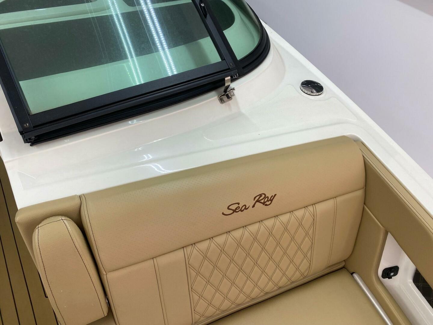 Slide: The Image of Sea Ray 310 SLX 2019 - 19