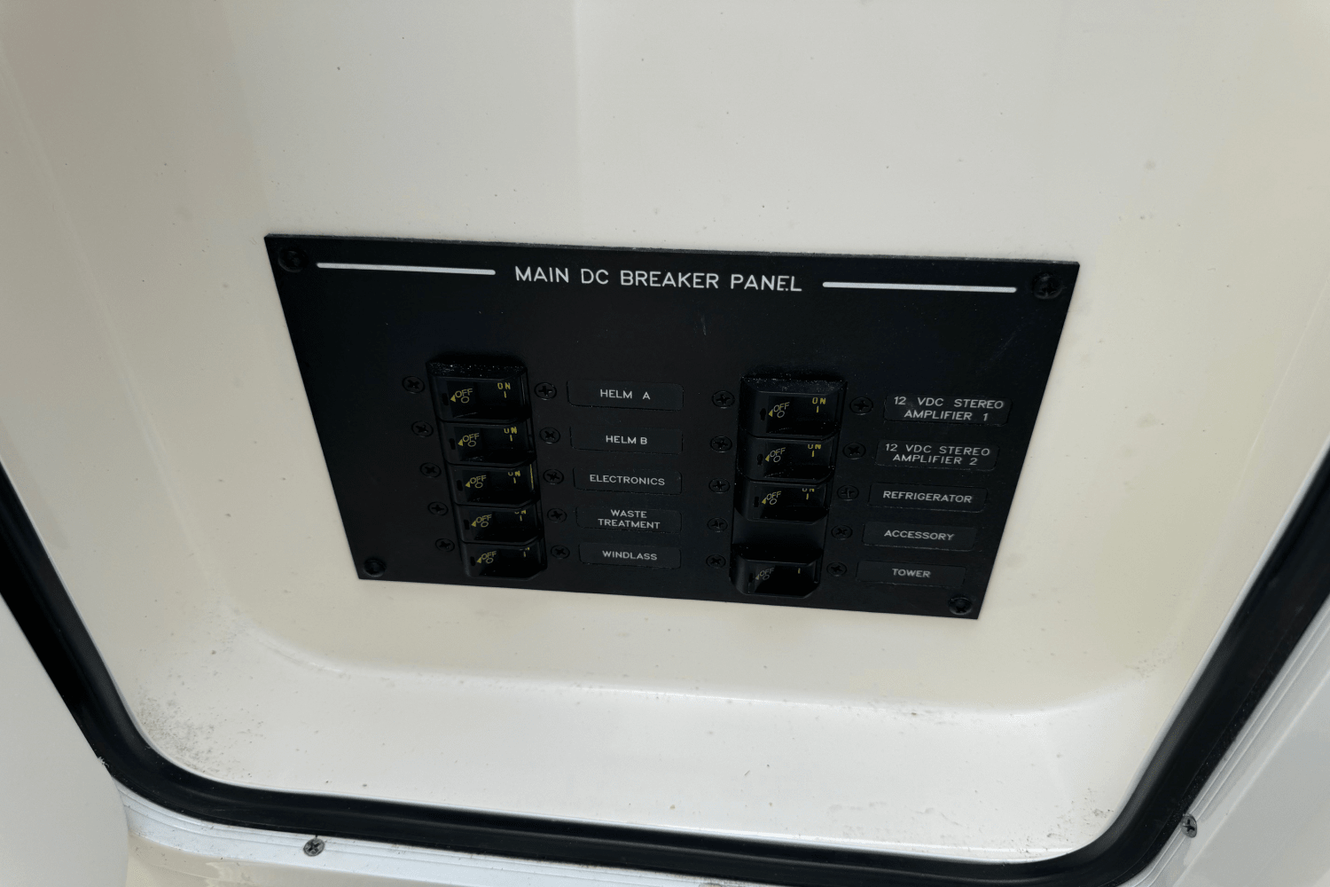 Slide: The Image of Sea Ray 310 SLX 2019 - 26