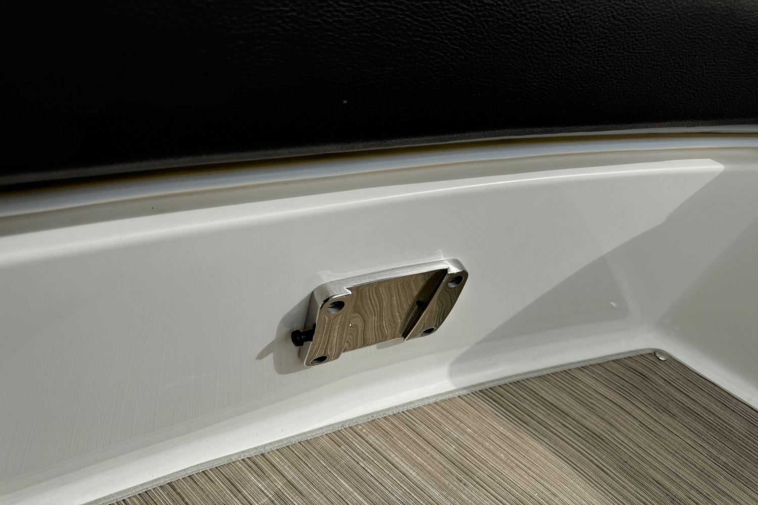 Slide: The Image of Sea Ray 310 SLX 2019 - 29