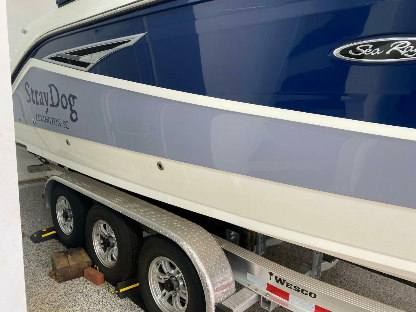 Slide: The Image of Sea Ray 310 SLX 2019 - 3