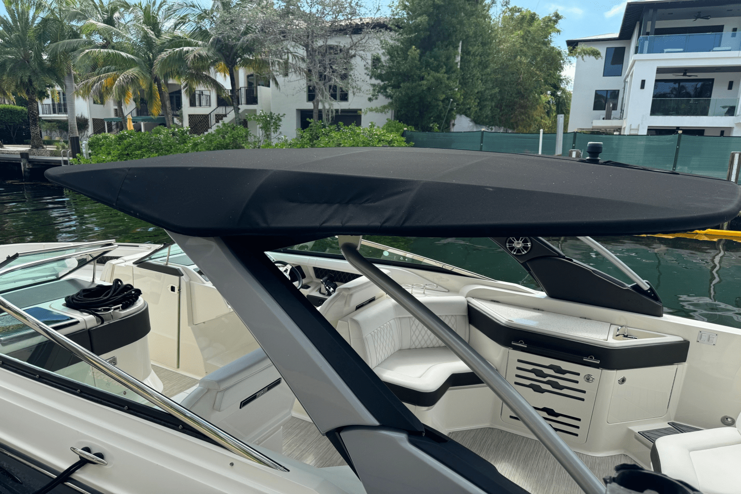 Slide: The Image of Sea Ray 310 SLX 2019 - 34