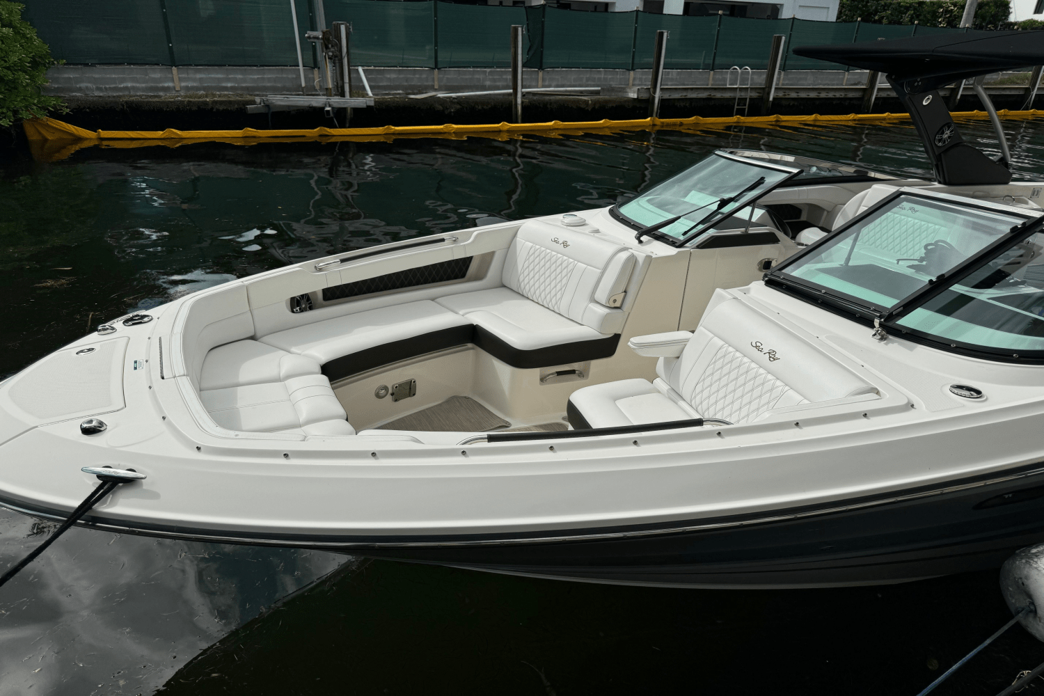 Slide: The Image of Sea Ray 310 SLX 2019 - 41
