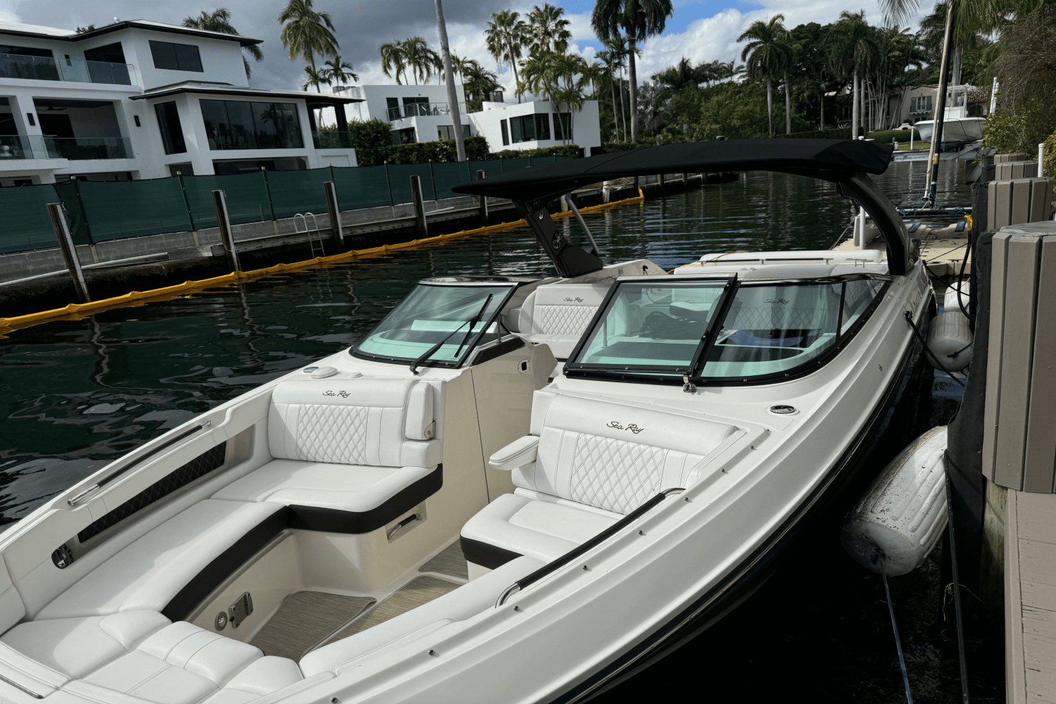 Slide: The Image of Sea Ray 310 SLX 2019 - 42