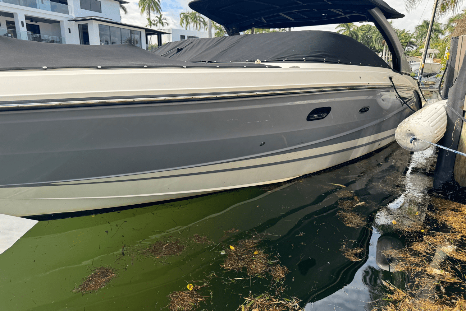 Slide: The Image of Sea Ray 310 SLX 2019 - 46
