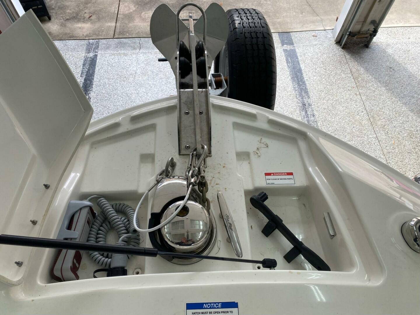 Slide: The Image of Sea Ray 310 SLX 2019 - 5