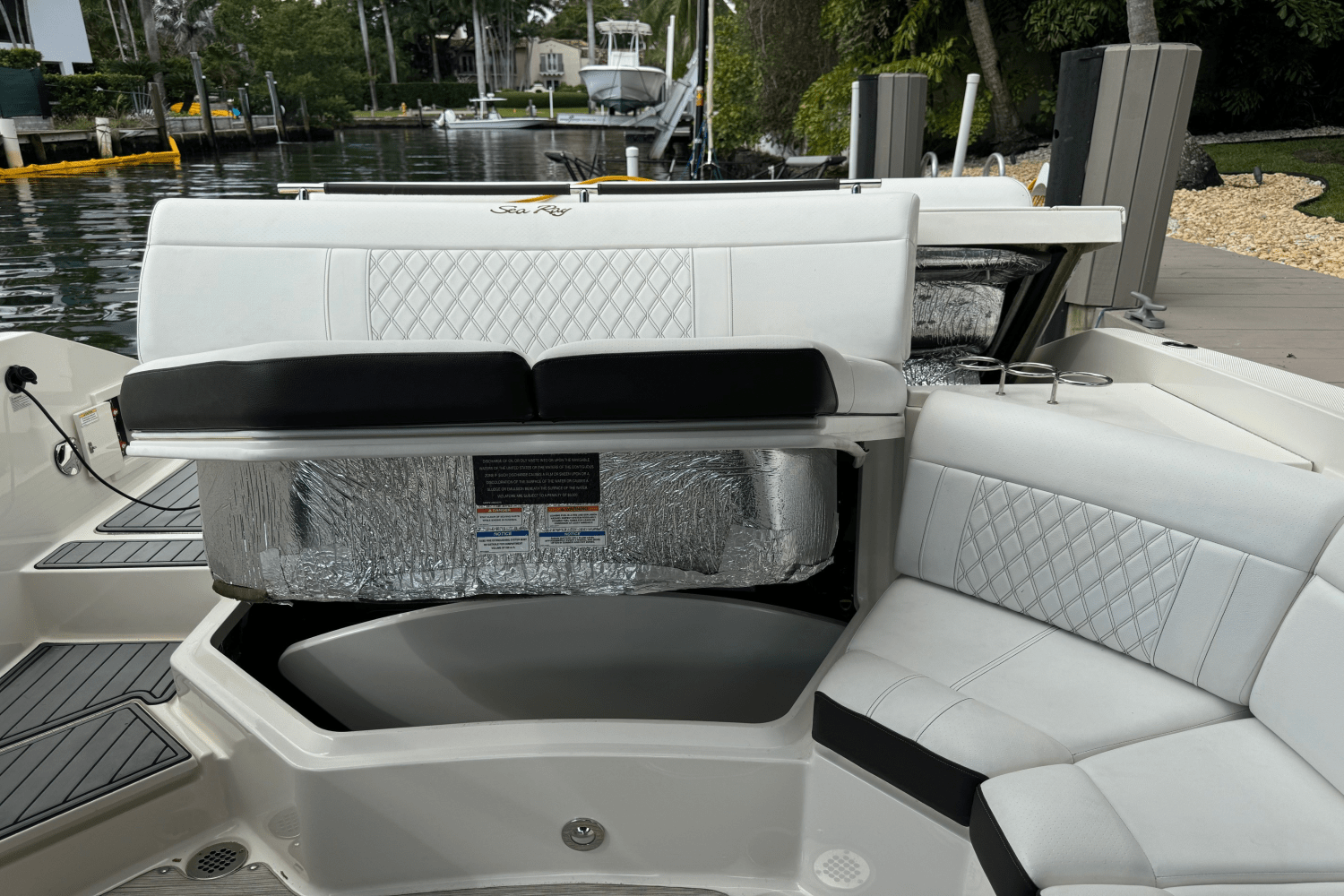 Slide: The Image of Sea Ray 310 SLX 2019 - 51