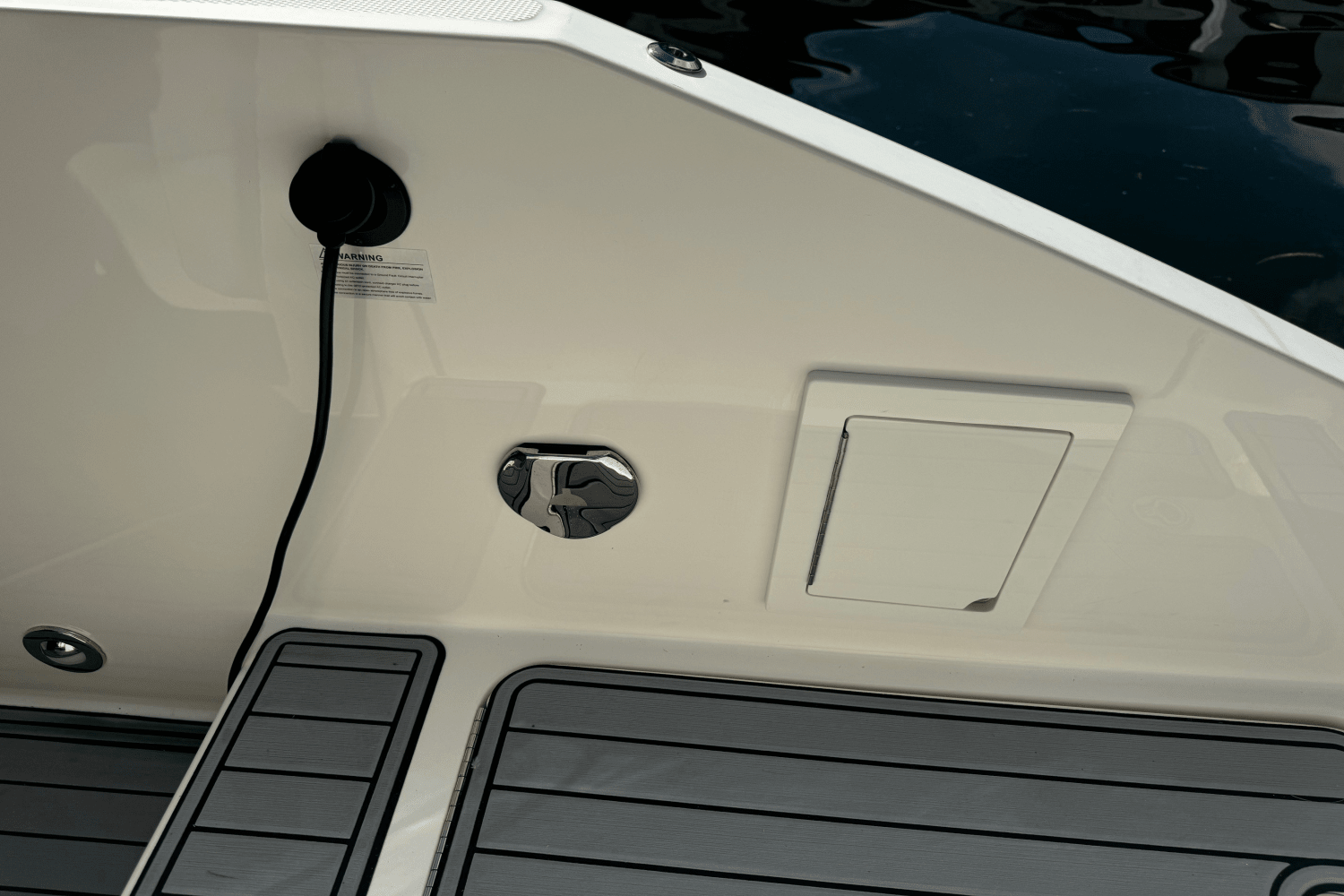 Slide: The Image of Sea Ray 310 SLX 2019 - 53