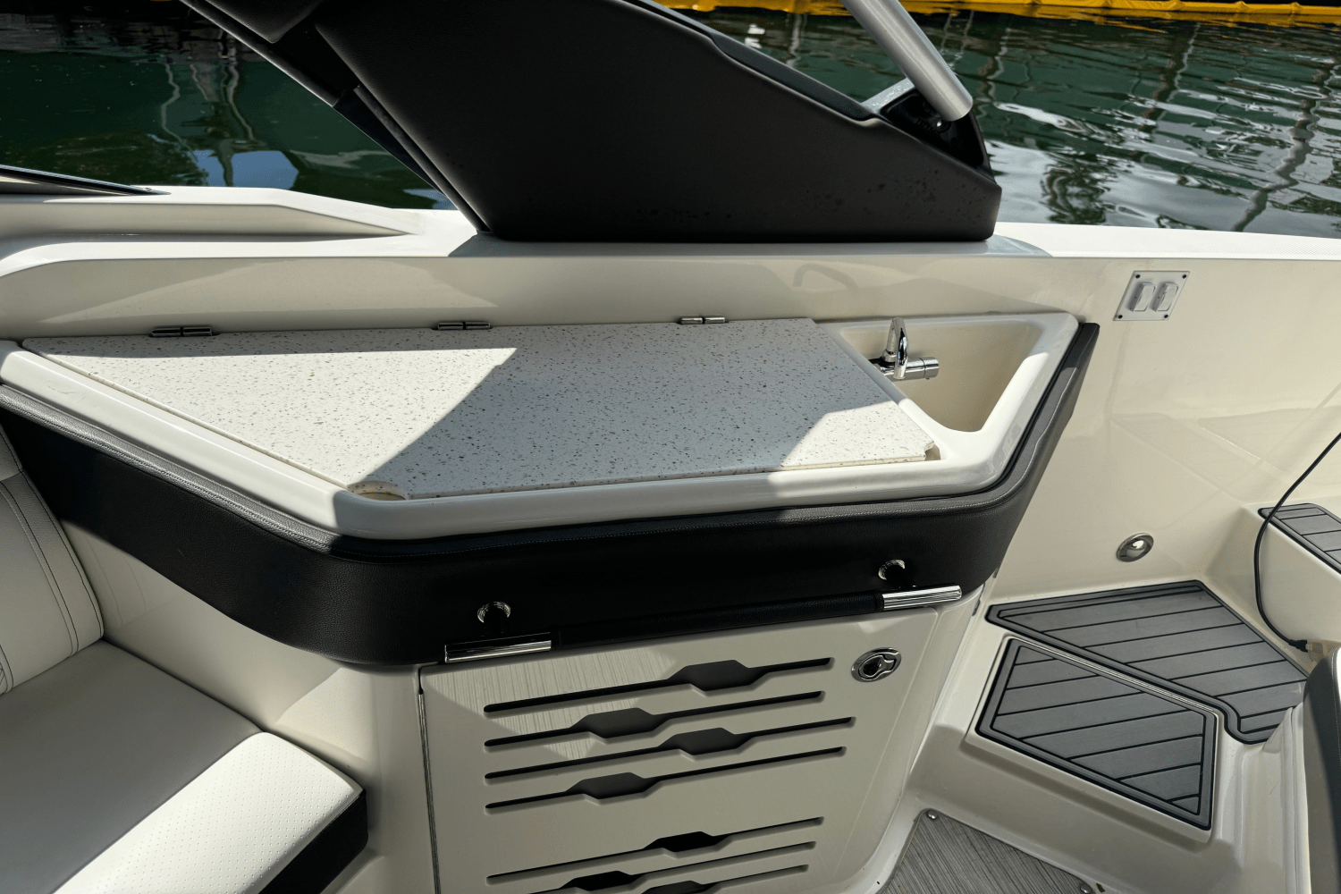 Slide: The Image of Sea Ray 310 SLX 2019 - 55