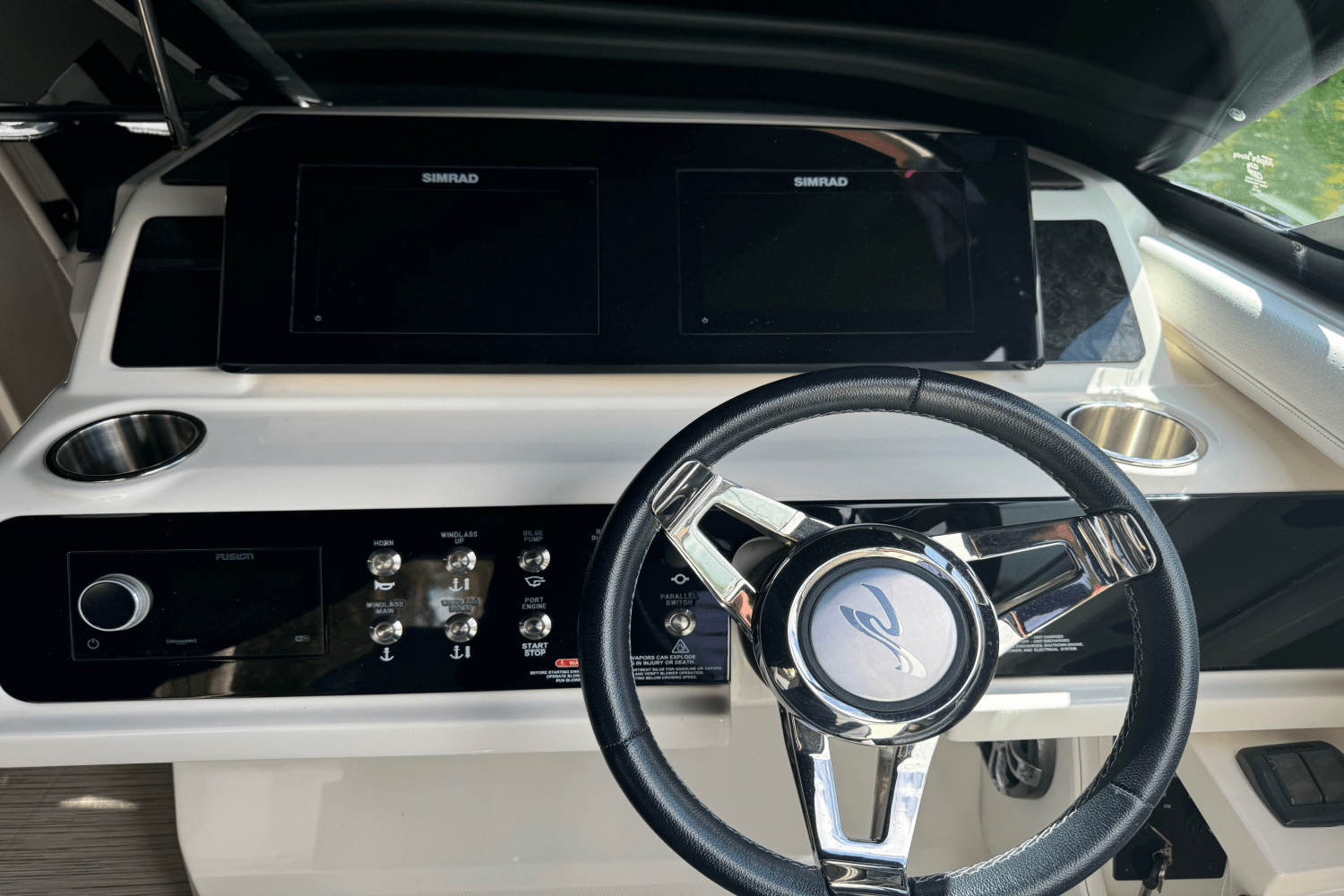 Slide: The Image of Sea Ray 310 SLX 2019 - 61