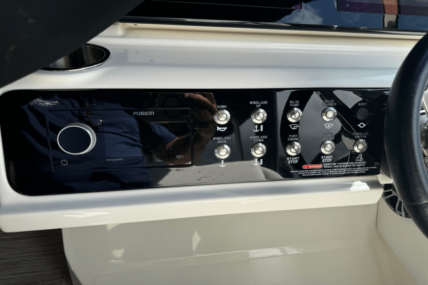 Slide: The Image of Sea Ray 310 SLX 2019 - 65