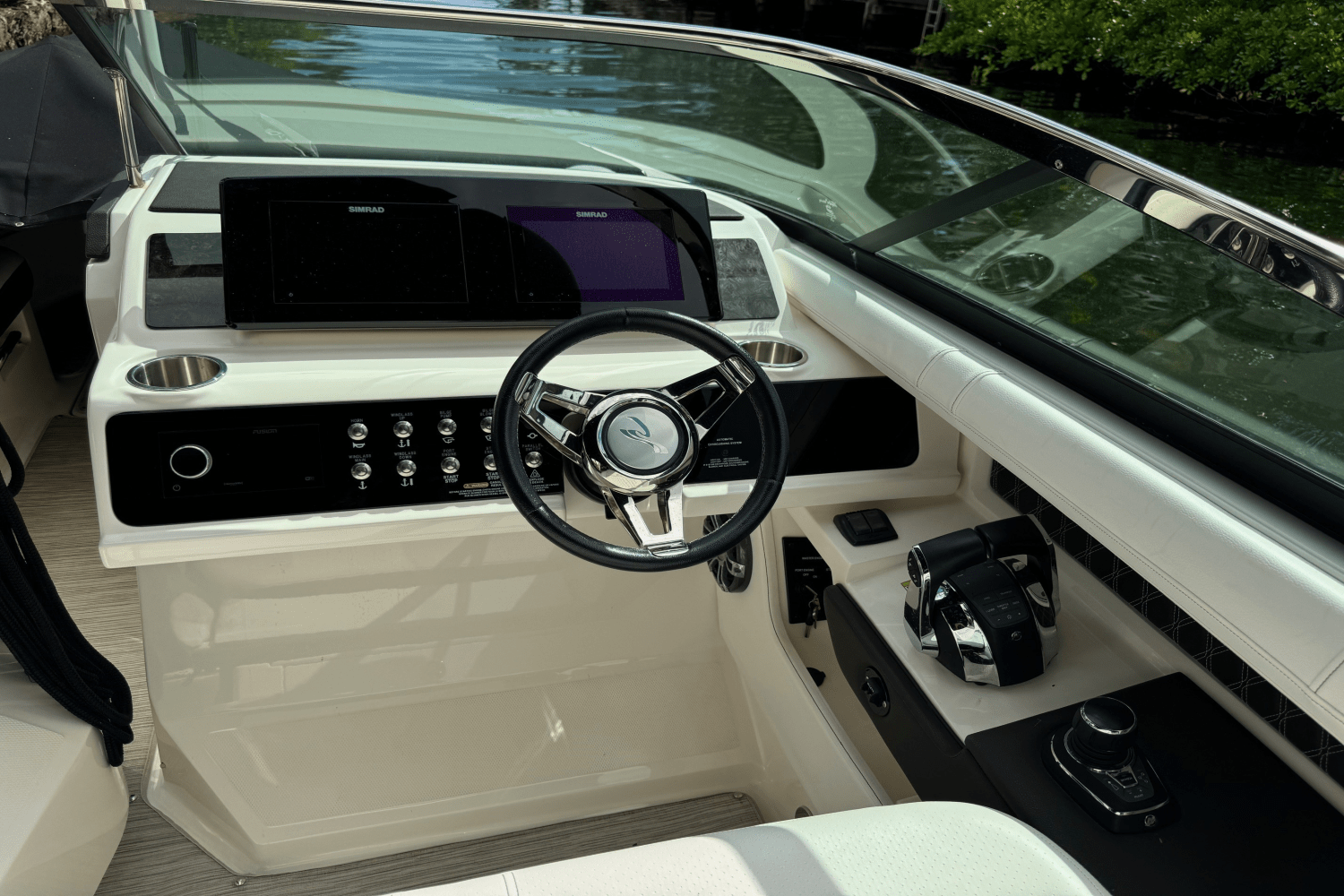 Slide: The Image of Sea Ray 310 SLX 2019 - 71