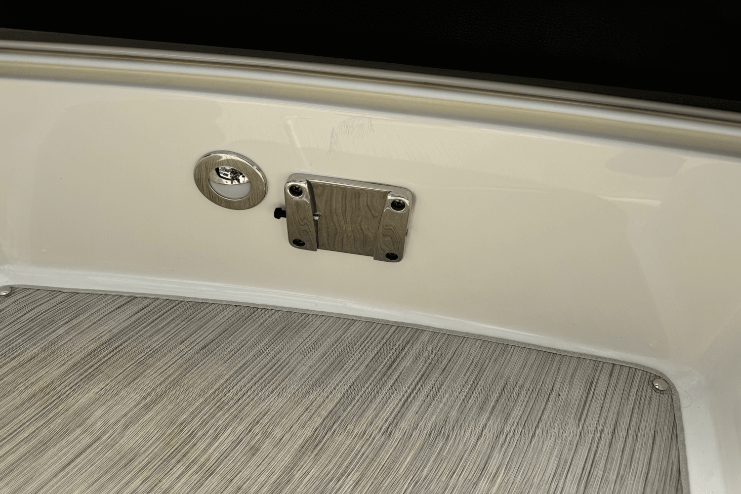 Slide: The Image of Sea Ray 310 SLX 2019 - 73