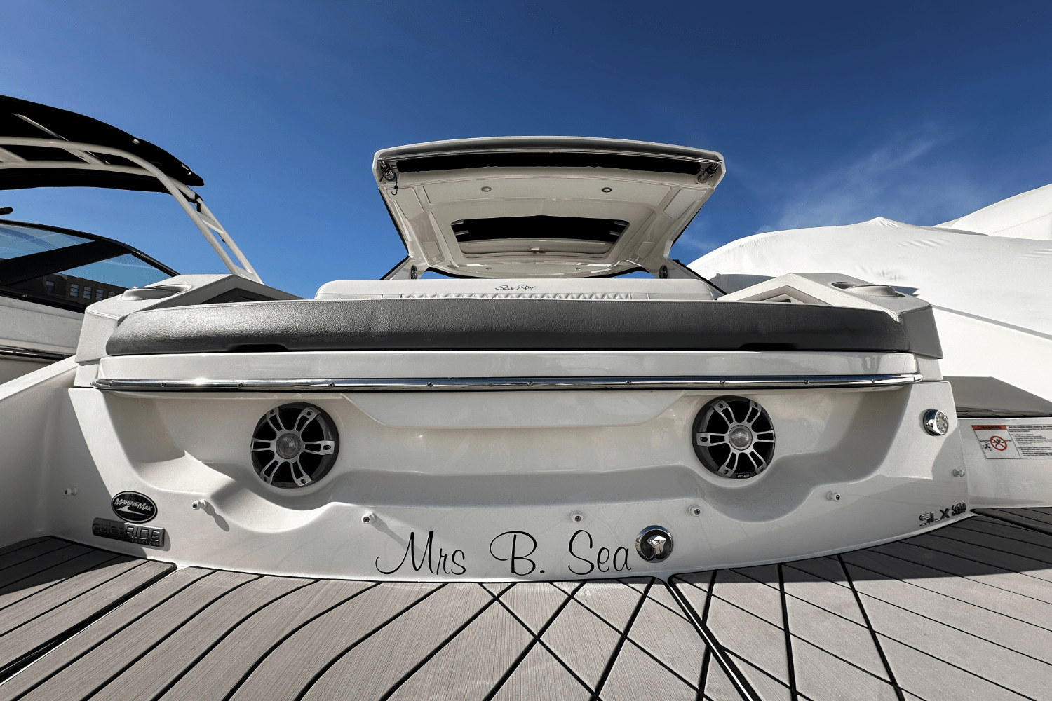 Slide: The Image of Sea Ray 310 SLX 2023 - 34