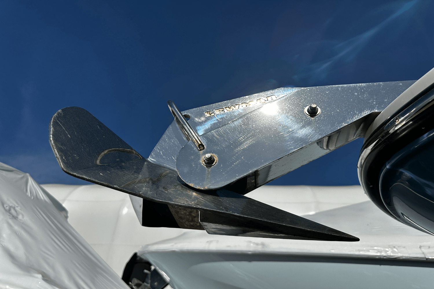 Slide: The Image of Sea Ray 310 SLX 2023 - 38