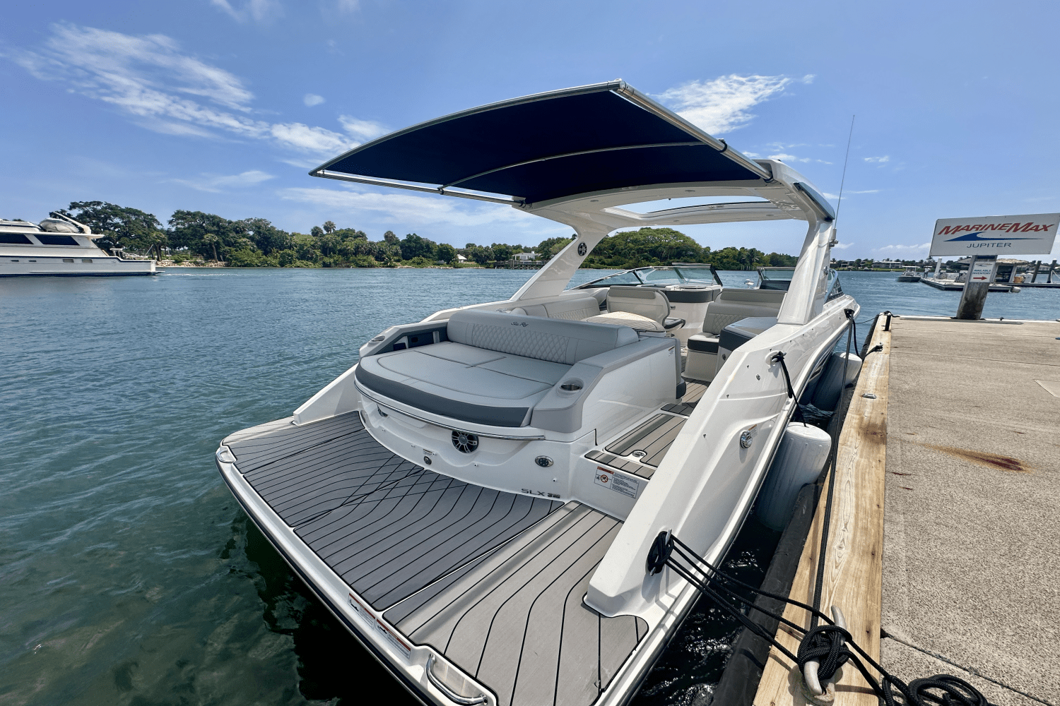 Slide: The Image of Sea Ray 310 SLX 2024 - 2