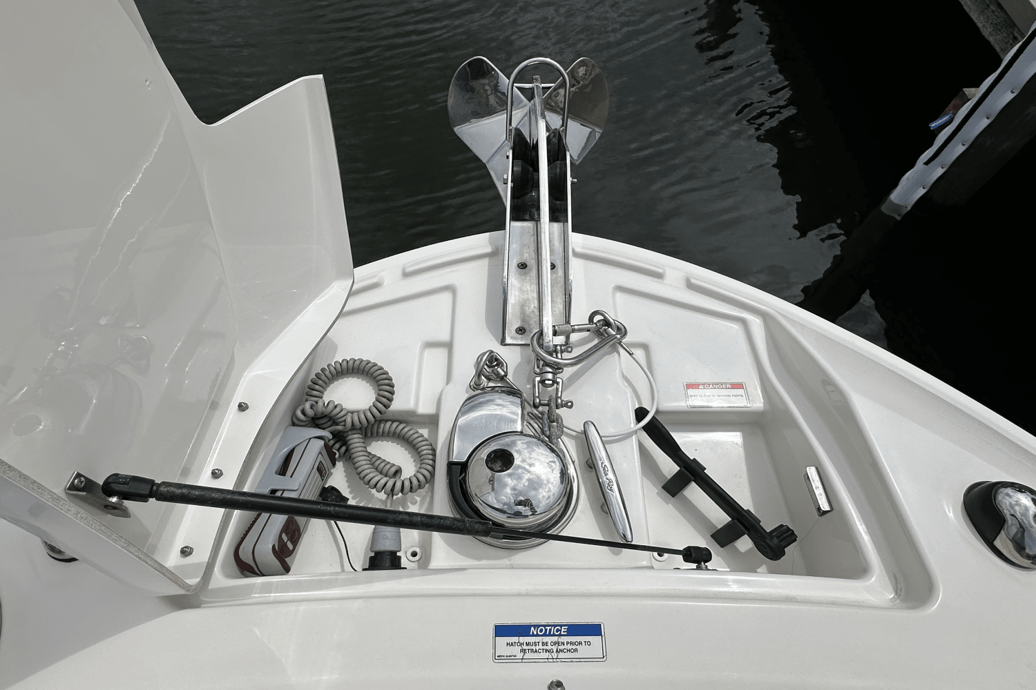 Slide: The Image of Sea Ray 310 SLX-OB 2018 - 28