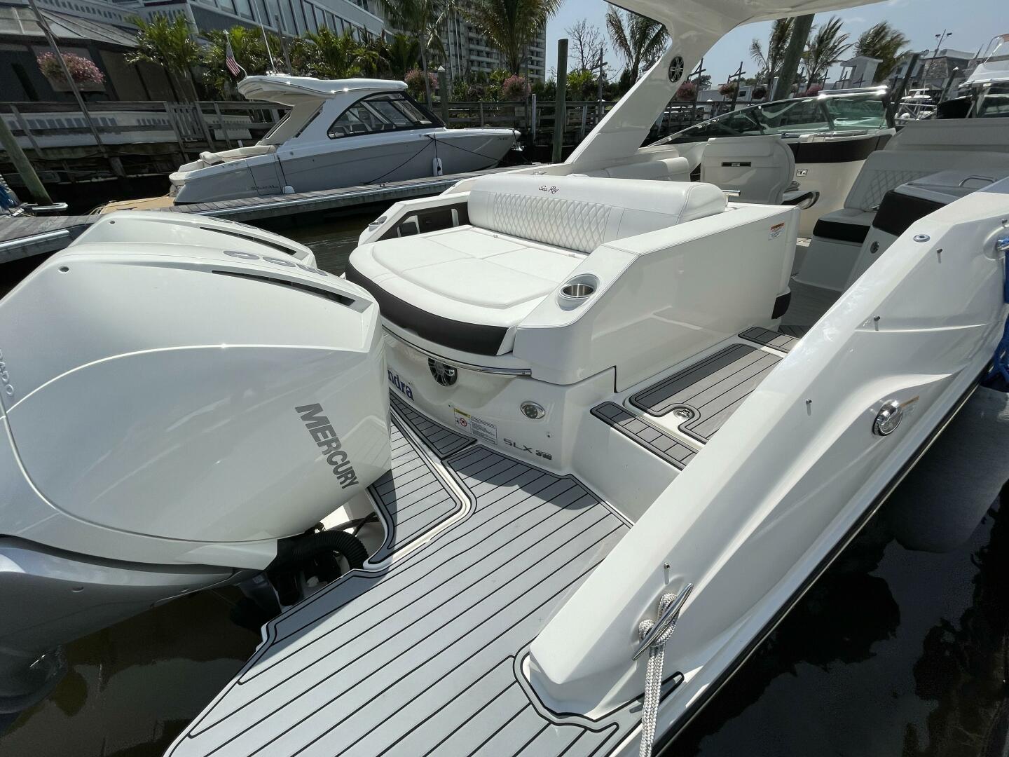 Slide: The Image of Sea Ray 310 SLX OB 2019 - 25