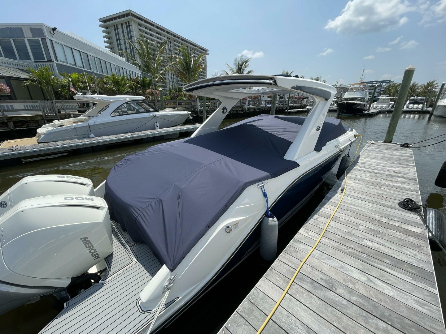 Slide: The Image of Sea Ray 310 SLX OB 2019 - 27