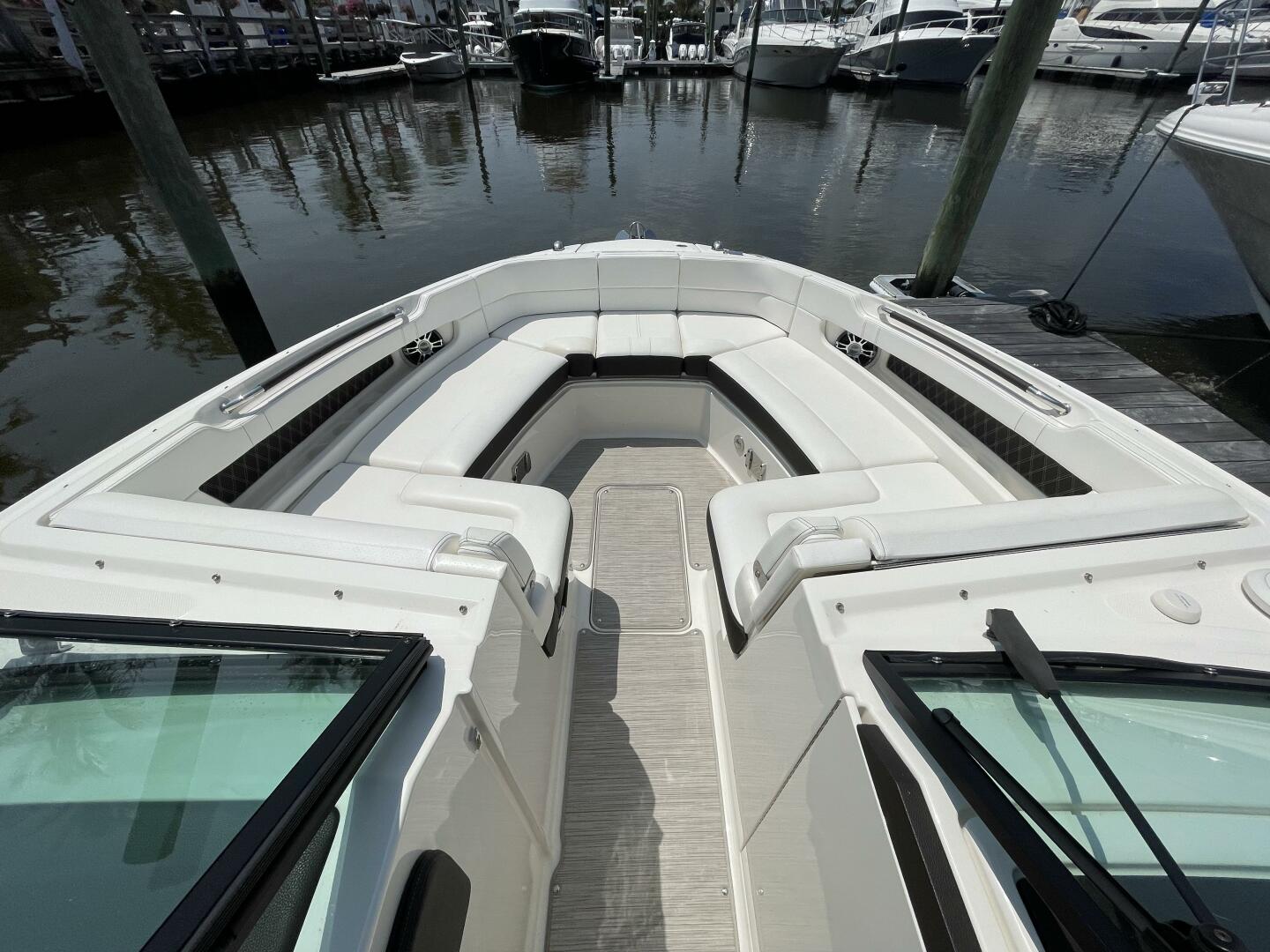 Slide: The Image of Sea Ray 310 SLX OB 2019 - 6