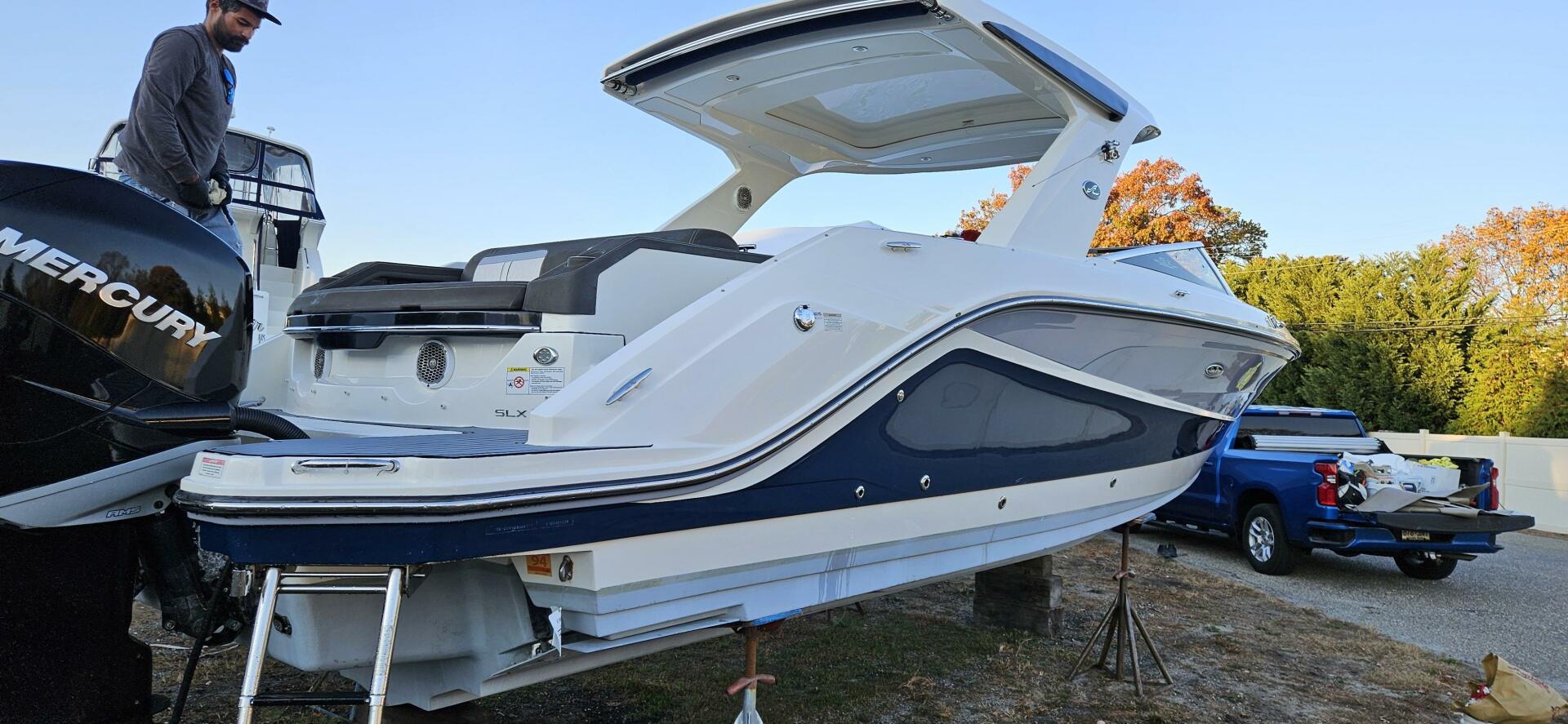 Slide: The Image of Sea Ray 310 SLX Outboard 2017 - 5107578