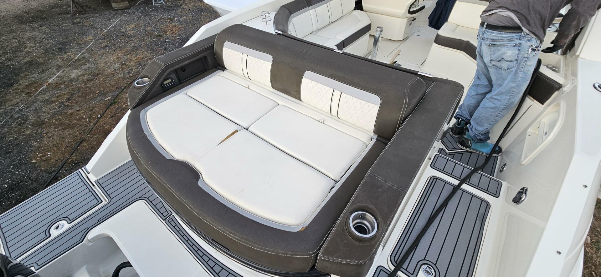 Slide: The Image of Sea Ray 310 SLX Outboard 2017 - 5107595