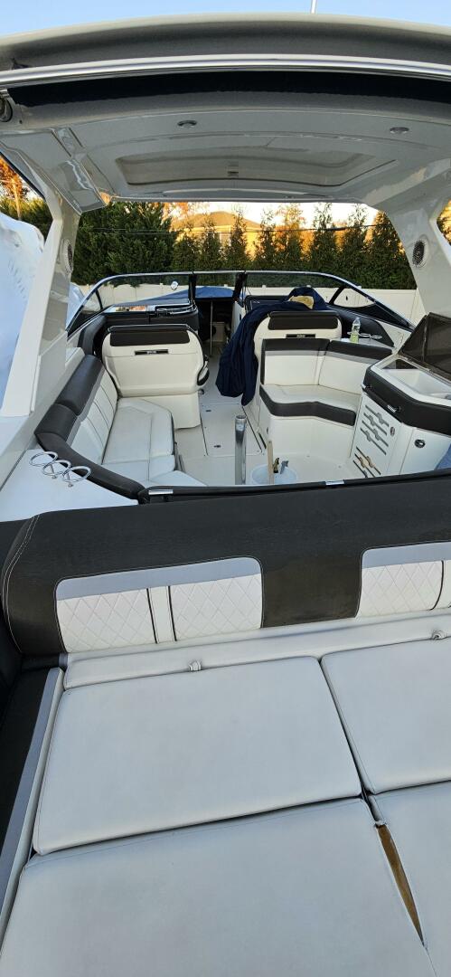 Slide: The Image of Sea Ray 310 SLX Outboard 2017 - 5107596