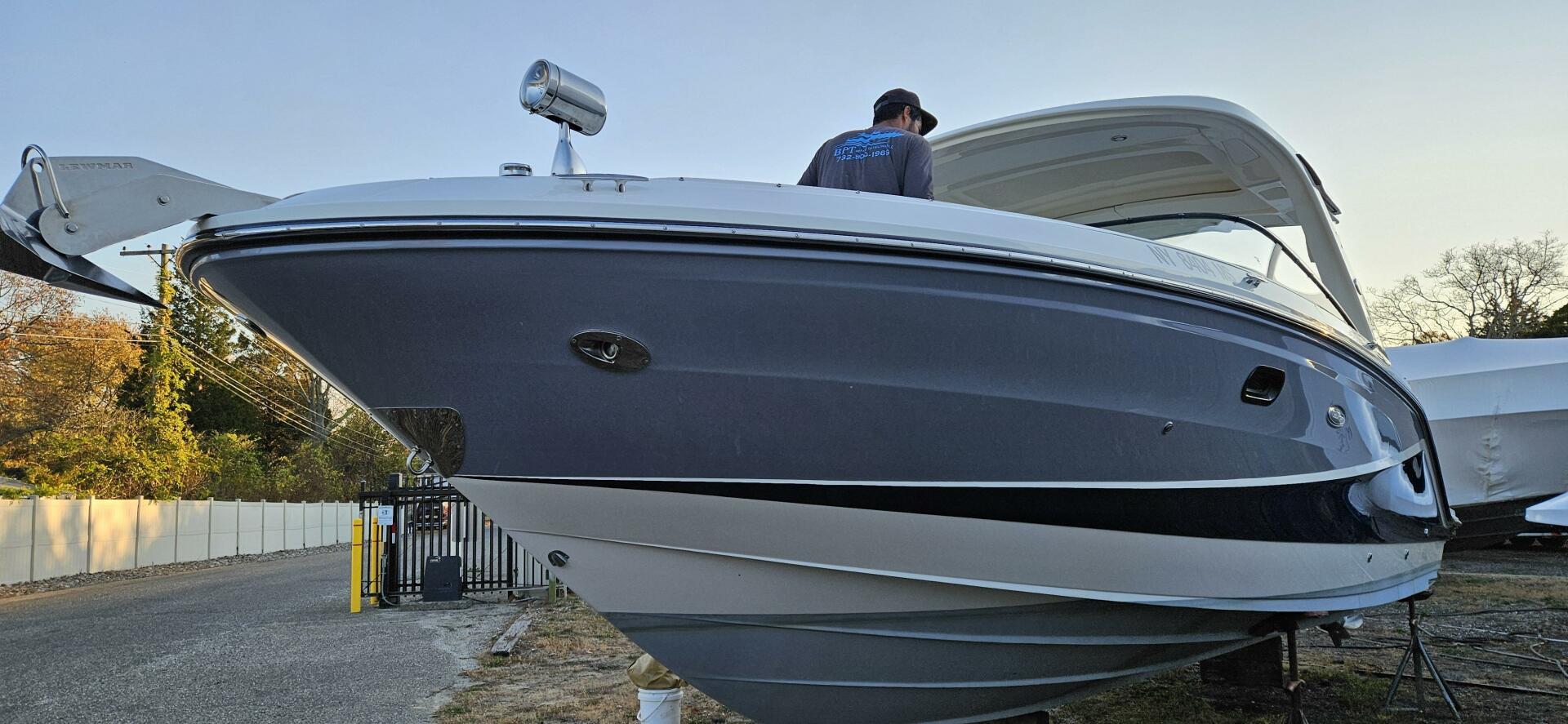 Slide: The Image of Sea Ray 310 SLX Outboard 2017 - 5107580