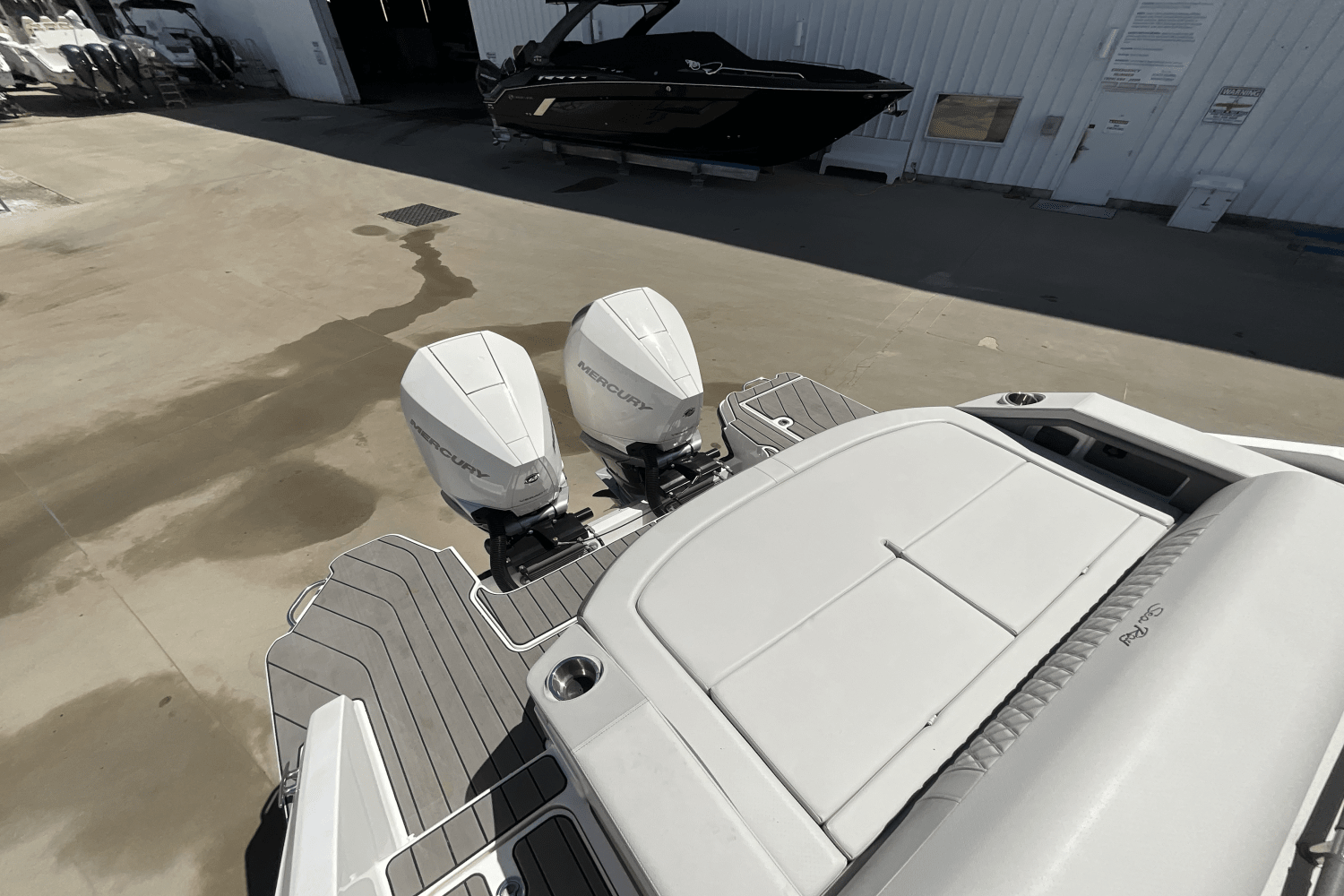 Slide: The Image of Sea Ray 310 SLX OUTBOARD 2023 - 14