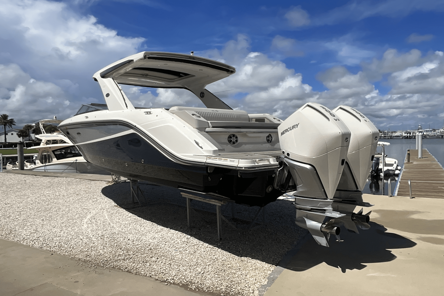 Slide: The Image of Sea Ray 310 SLX OUTBOARD 2023 - 2