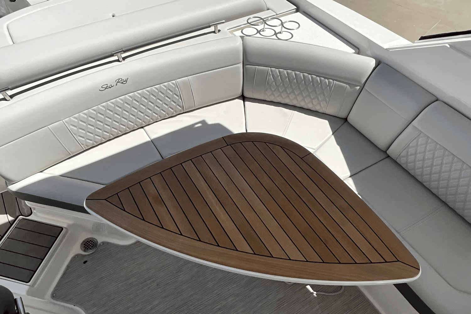 Slide: The Image of Sea Ray 310 SLX OUTBOARD 2023 - 21