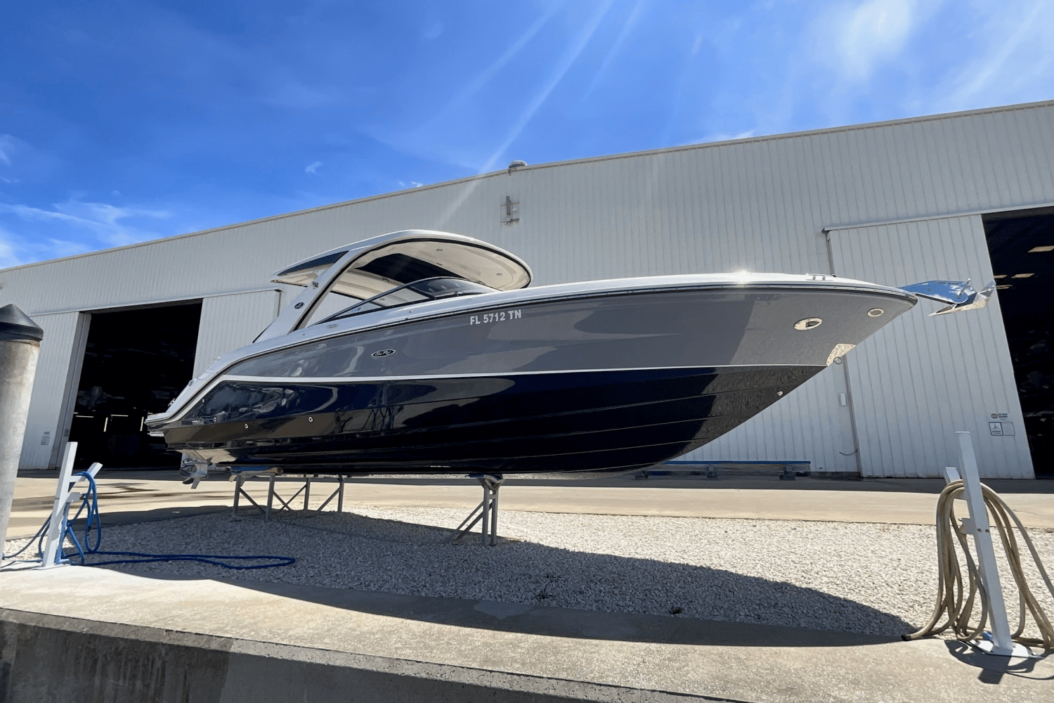 Slide: The Image of Sea Ray 310 SLX OUTBOARD 2023 - 5