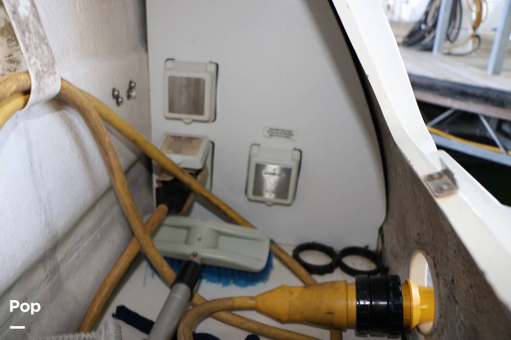 Slide: The Image of Sea Ray 310 Sundancer 1999 - 15320198