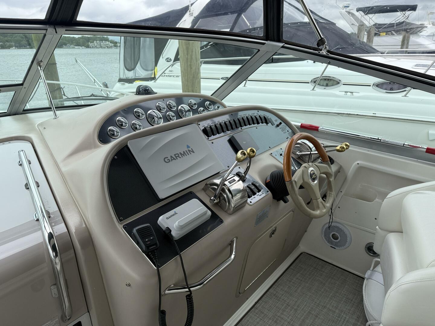 Slide: The Image of Sea Ray 310 Sundancer 2001 - 5585298