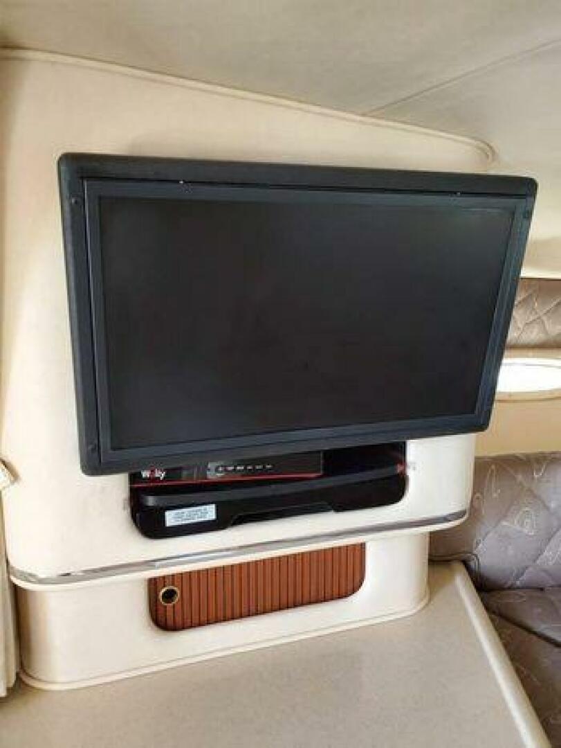 Slide: The Image of Sea Ray 310 Sundancer 2002 - 3989637