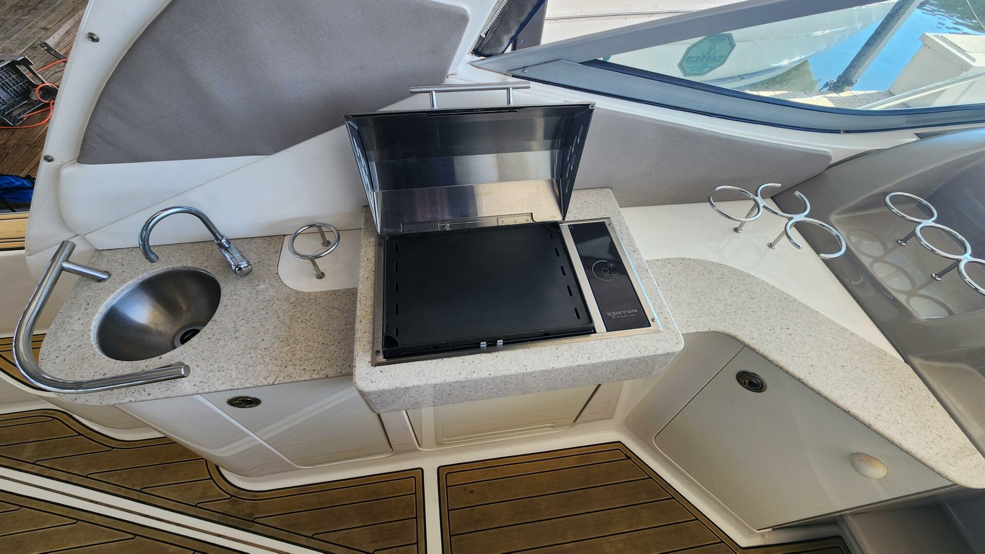 Slide: The Image of Sea Ray 310 Sundancer 2008 - 4800483