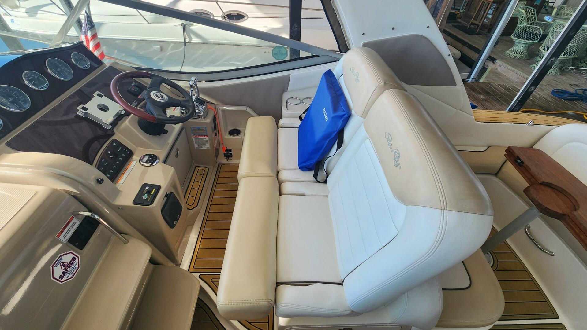 Slide: The Image of Sea Ray 310 Sundancer 2008 - 4800485