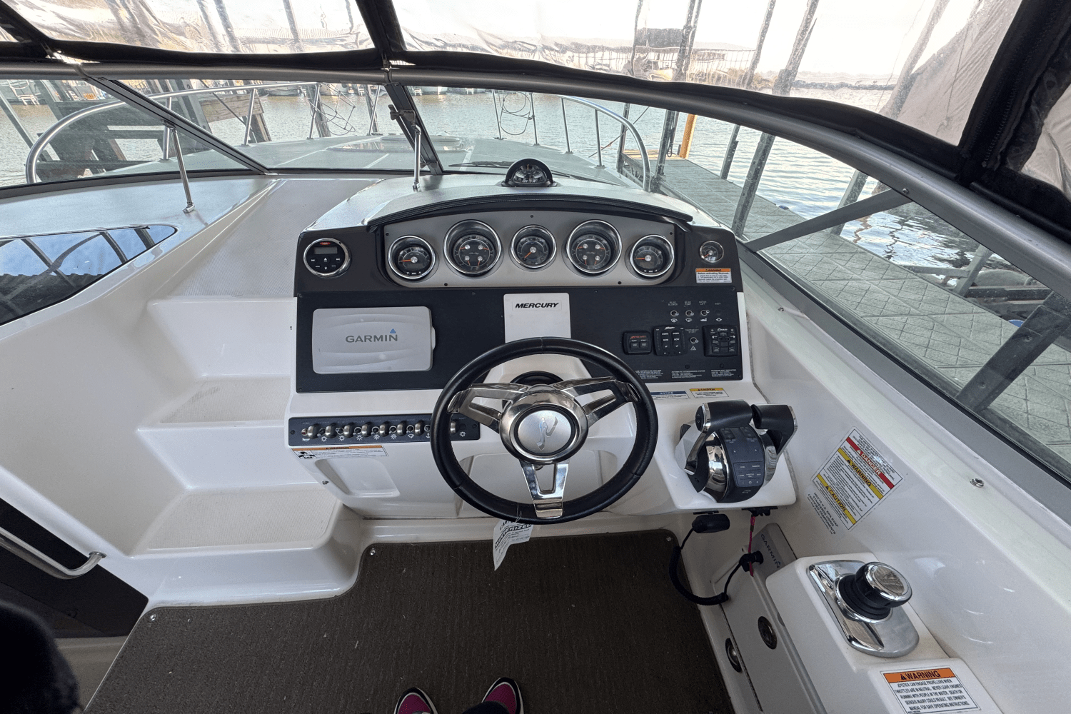 Slide: The Image of Sea Ray 310 SUNDANCER 2015 - 11