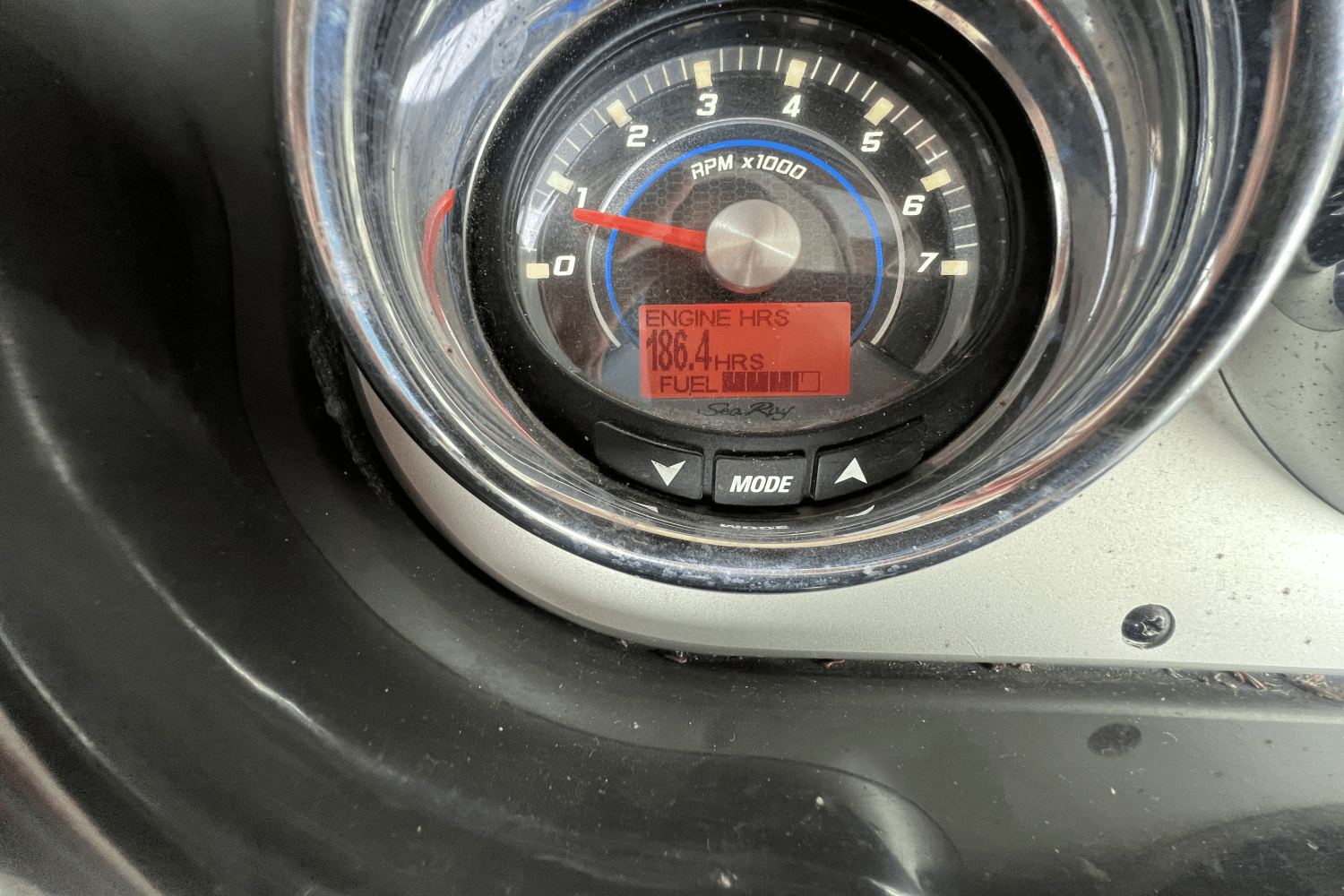 Slide: The Image of Sea Ray 310 SUNDANCER 2015 - 13