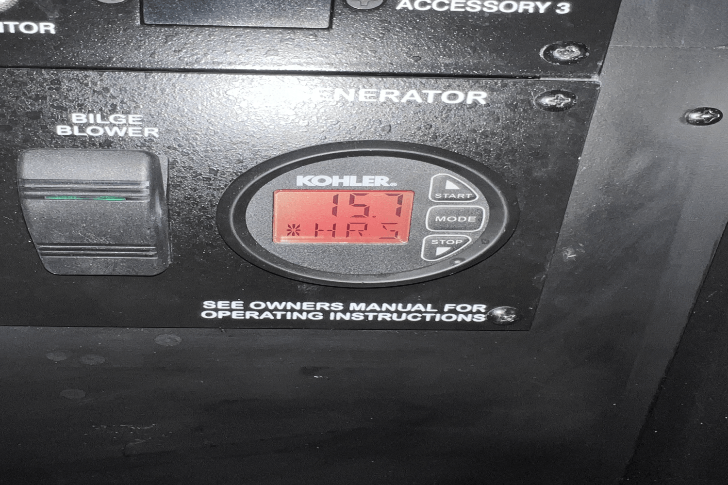 Slide: The Image of Sea Ray 310 SUNDANCER 2015 - 14