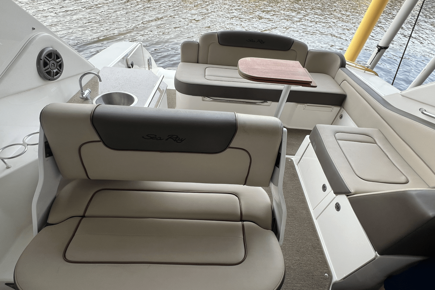 Slide: The Image of Sea Ray 310 SUNDANCER 2015 - 7