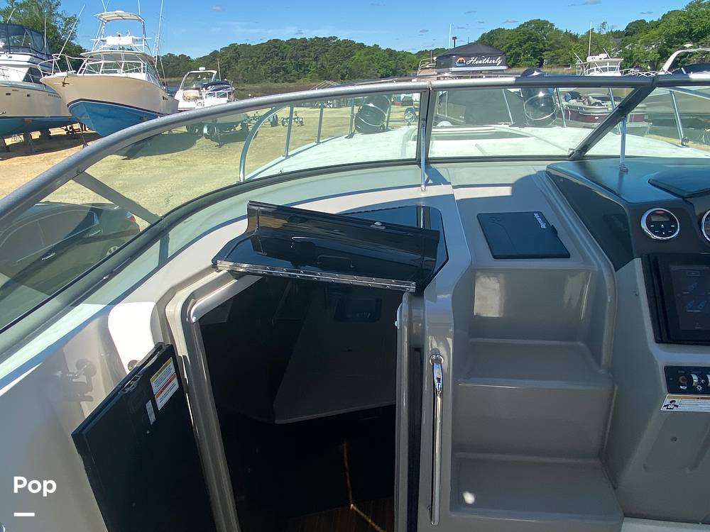 Slide: The Image of Sea Ray 310 Sundancer w/Axius 2015 - 15517785