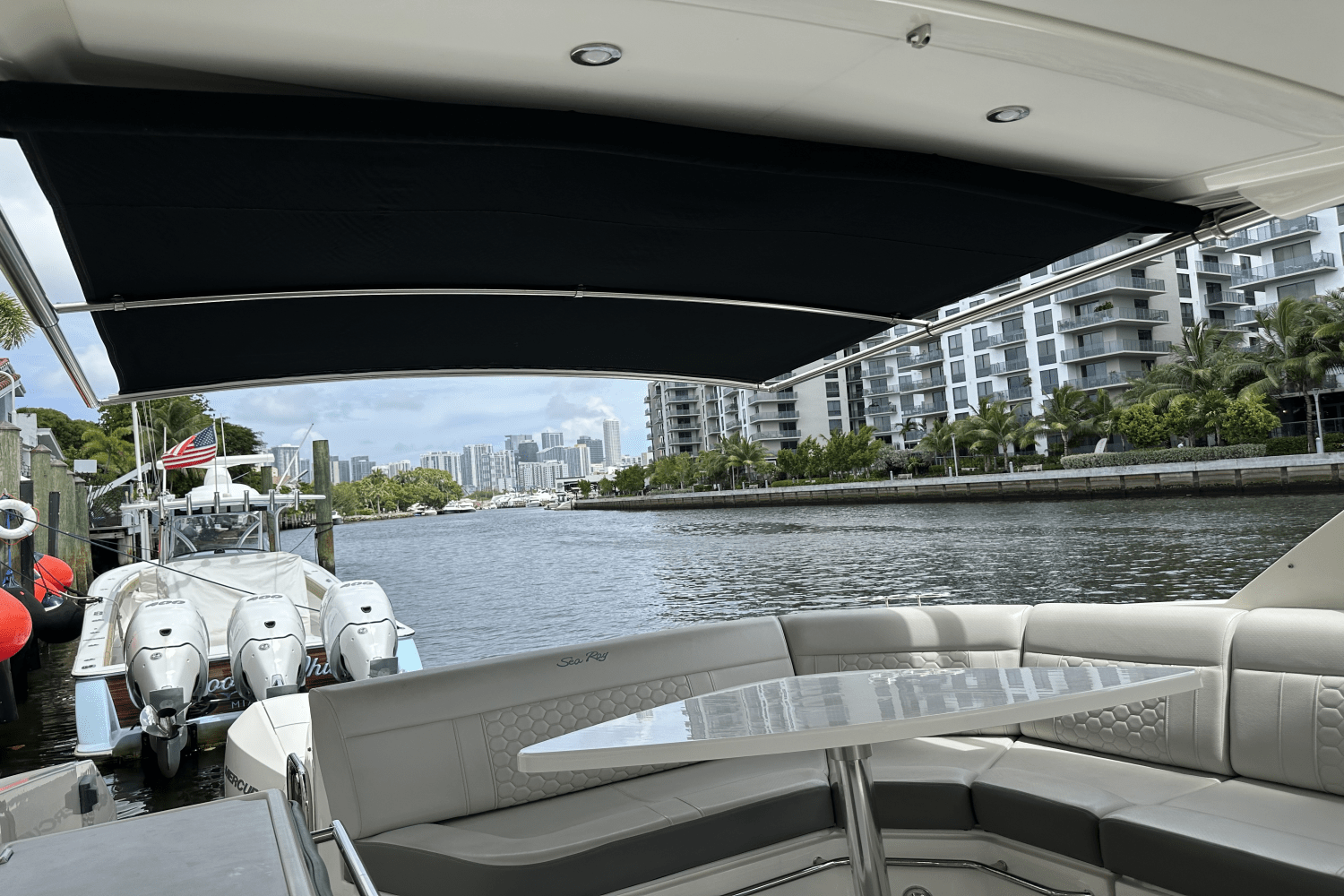 Slide: The Image of Sea Ray 320 DA-OB 2023 - 29