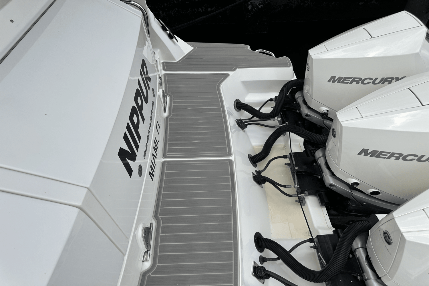 Slide: The Image of Sea Ray 320 DA-OB 2023 - 32