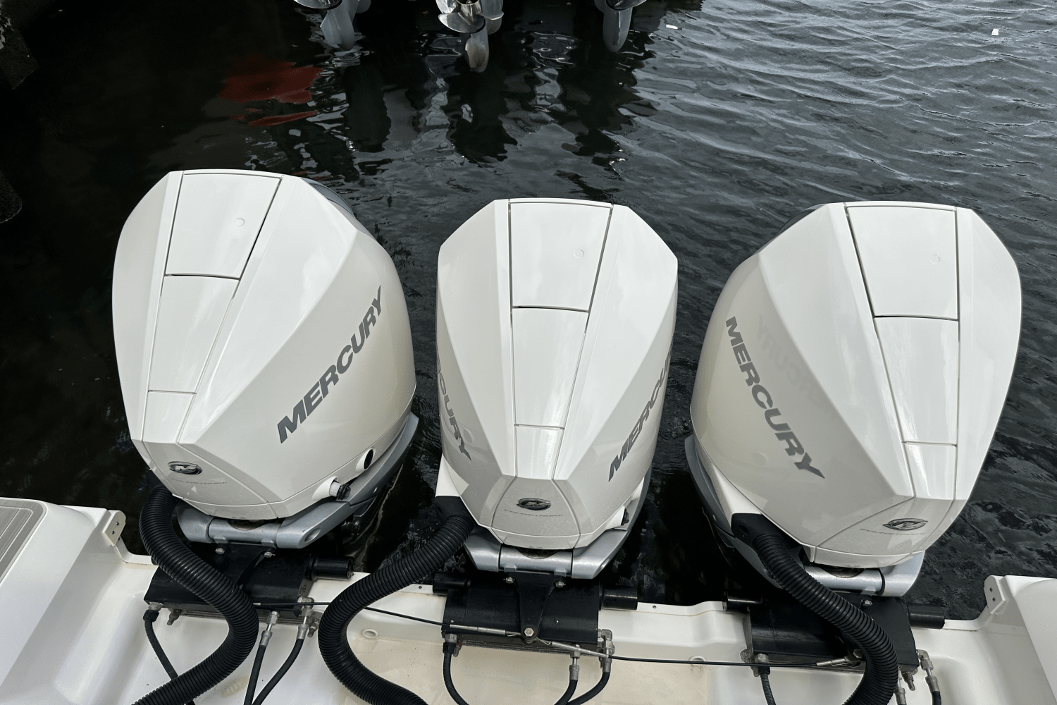 Slide: The Image of Sea Ray 320 DA-OB 2023 - 34