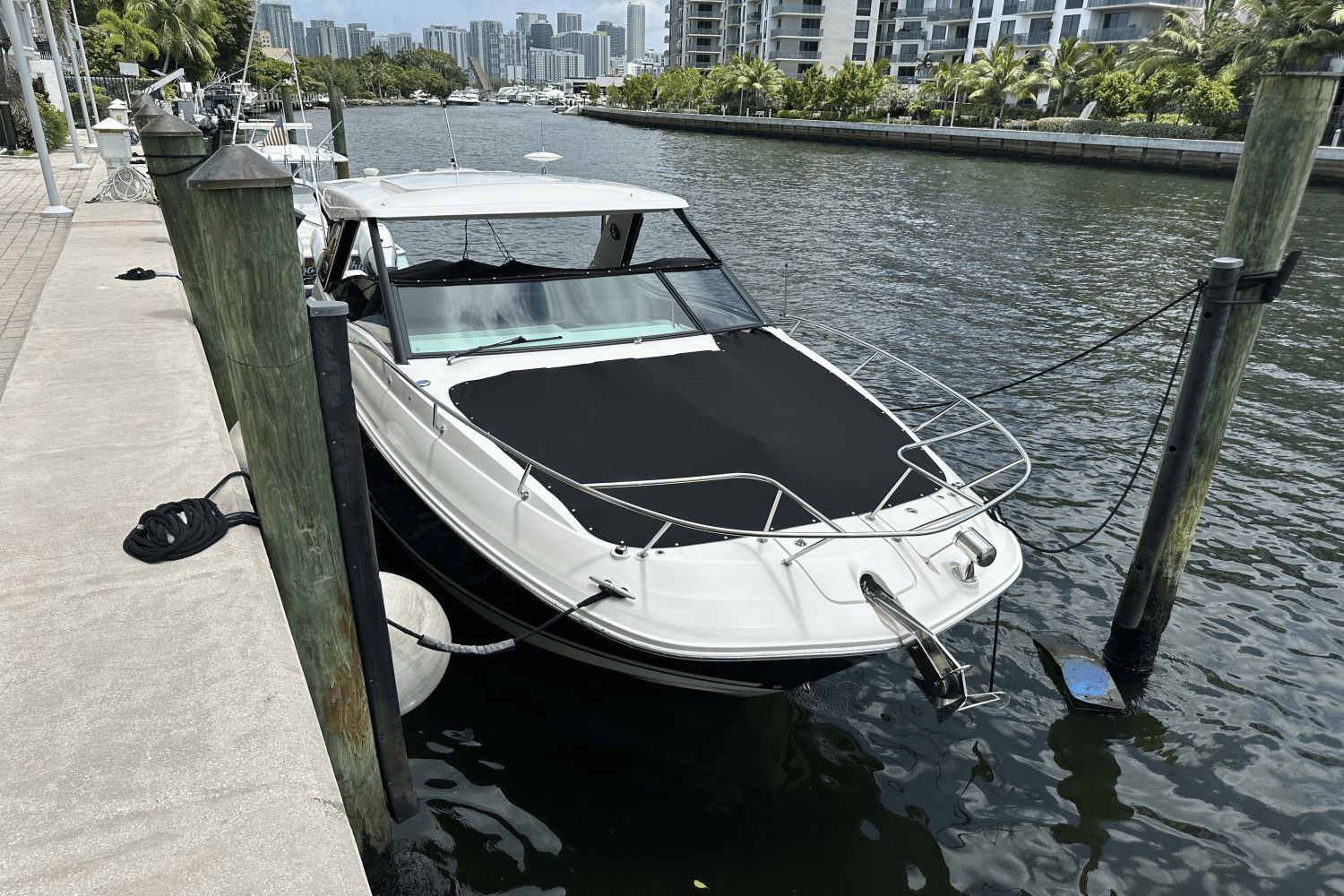 Slide: The Image of Sea Ray 320 DA-OB 2023 - 4