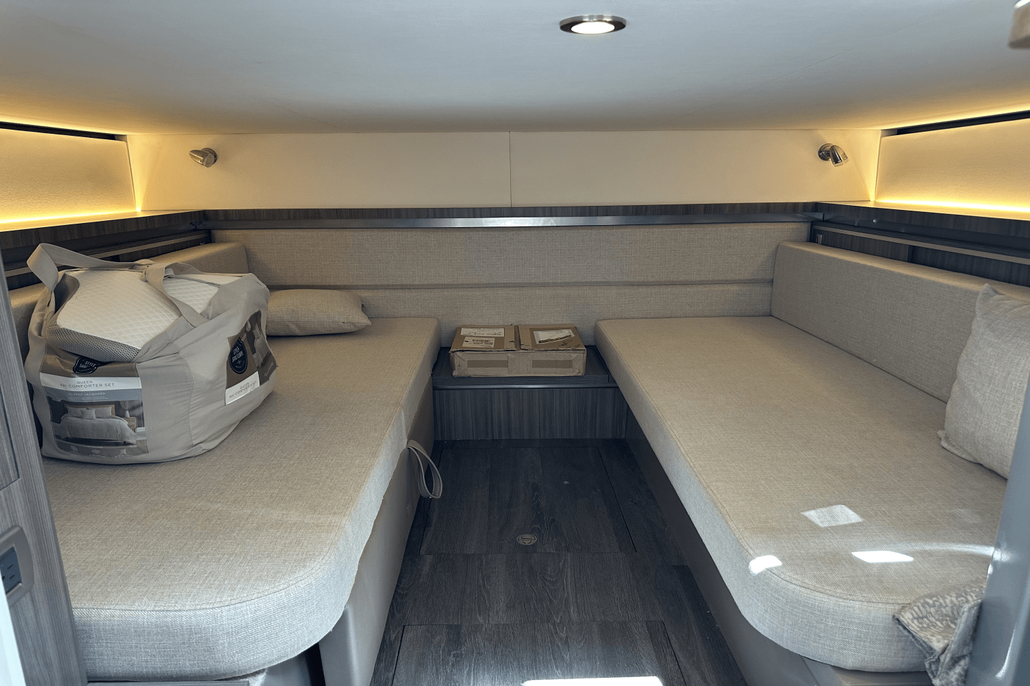 Slide: The Image of Sea Ray 320 DA-OB 2023 - 41