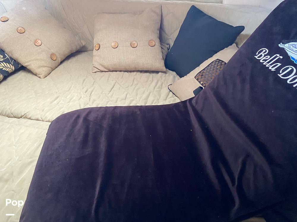 Slide: The Image of Sea Ray 320 Sundancer 2003 - 15494404